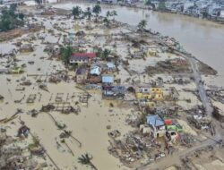 780 Tewas, Ribuan Mengungsi, Mengapa Banjir Sumatera 2025 Belum Jadi Bencana Nasional?